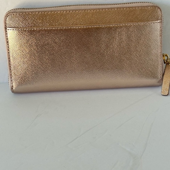 Kate Spade NWOT Rose Gold Zip Around Leather Wallet - Picture 2 of 9